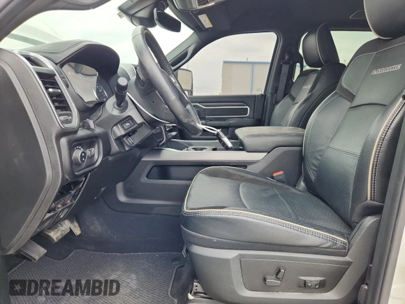 2024 Ram 2500 Laramie z VIN 3C6UR5FL4RG264988, wystawiony jako Copart lot #59959315 z przebiegiem 22 787 mil mil oraz Szkoda całkowita • Salvage title. Historia ofert i sprzedaży dostępna na DreamBid. Obrazek 7.