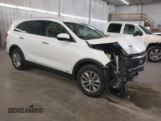 2017 Kia Sorento LX z VIN 5XYPGDA38HG281058, wystawiony jako IAAI lot #41966507 z przebiegiem 120 123 mil mil oraz . Historia ofert i sprzedaży dostępna na DreamBid. Obrazek 1.