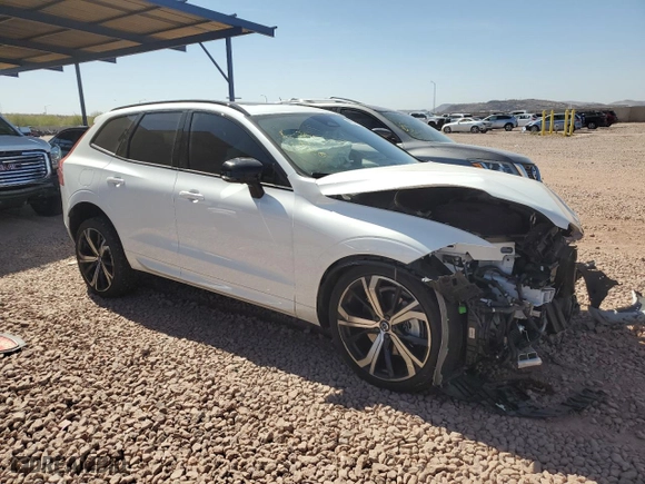 2022 Volvo XC60 Recharge Plug-In Hybrid R-Design with VIN YV4H60DM7N1058622, listed as a Copart auction lot 47814135 with 15,852 mi miles and Salvage Title. Bid and sale history available at carsss.com. Image 4.