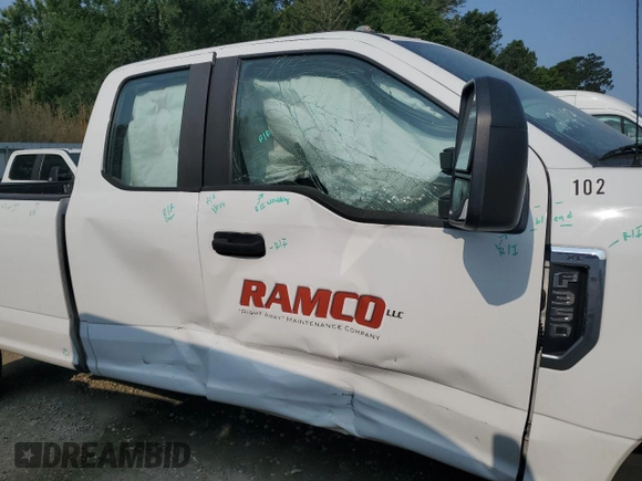 2021 Ford F-350 z VIN 1FT8X3ANXMEE03860, wystawiony jako Copart lot #62225245 z przebiegiem 49 942 mil mil oraz Szkoda całkowita • Salvage title. Historia ofert i sprzedaży dostępna na DreamBid. Obrazek 9.