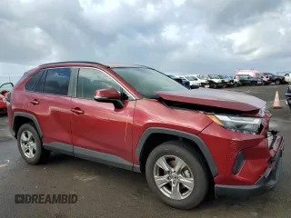 2022 Toyota RAV4 XLE with VIN JTMW1RFV6ND093623, listed as a Copart auction lot 43288075 with 11,301 mi miles and Salvage Title. Bid and sale history available at carsss.com. Image 4.