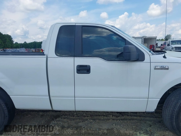 2007 Ford F-150 XL z VIN 1FTRF12W07NA59933, wystawiony jako IAAI lot #42491520 z przebiegiem Nie podano mil oraz . Historia ofert i sprzedaży dostępna na DreamBid. Obrazek 13.