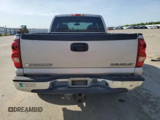 2005 Chevrolet Silverado 1500 LS z VIN 1GCEK19T55E193176, wystawiony jako Copart lot #52181185 z przebiegiem 418 180 mil mil oraz Czysty tytuł • Clean title. Historia ofert i sprzedaży dostępna na DreamBid. Obrazek 6.