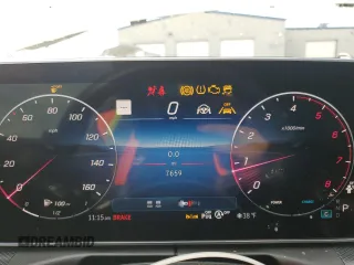 2024 Mercedes-Benz CLE 300 z VIN W1KMJ4HB6RF020071, wystawiony jako Copart lot #89260835 z przebiegiem 7659 mil mil oraz Szkody całkowita. Historia ofert i sprzedaży dostępna na DreamBid. Obrazek 9.