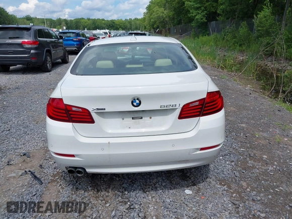 2016 BMW 5 Series 528i xDrive с VIN WBA5A7C52GG643466, выставлен на аукционе IAAI как лот 42693556 с пробегом 72 121 миль миль и . История ставок и продаж доступна на DreamBid. Изображение 16.