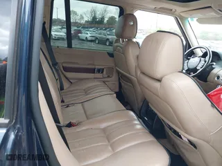 2011 Land Rover Range Rover HSE LUX with VIN SALMF1D46BA353724, listed as a IAAI auction lot 42019083 with 173,728 mi miles. Bid and sale history available at carsss.com. Image 8.