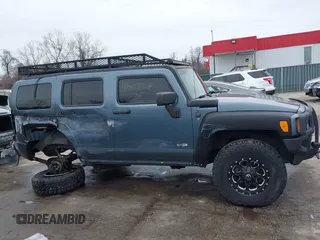 2006 Hummer H3 with VIN 5GTDN136768328477, listed as a IAAI auction lot 41503307 with 186,944 mi miles. Bid and sale history available at carsss.com. Image 13.