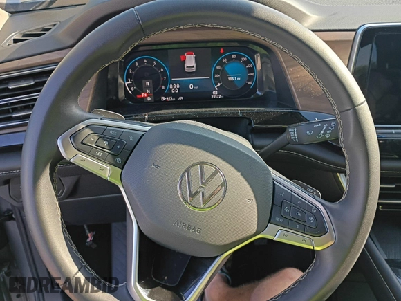 2024 Volkswagen Atlas SE with VIN 1V2HR2CAXRC558117, listed as a IAAI auction lot 42806737 with 23,571 mi miles and . Bid and sale history available at DreamBid. Image 33.