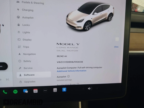 2020 Tesla Model Y Long Range z VIN 5YJYGDEE8LF054338, wystawiony jako IAAI lot #39026888 z przebiegiem 86 142 mil mil oraz . Historia ofert i sprzedaży dostępna na DreamBid. Obrazek 14.