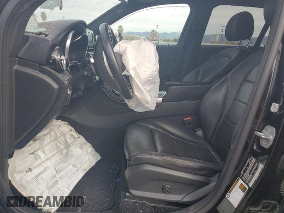 2019 Mercedes-Benz GLC 300 z VIN WDC0G4JB4KV165942, wystawiony jako Copart lot #46959205 z przebiegiem Nie podano mil oraz Szkoda całkowita • Salvage title. Historia ofert i sprzedaży dostępna na DreamBid. Obrazek 7.