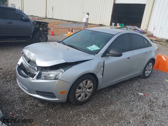 2014 Chevrolet Cruze LS with VIN 1G1PA5SH8E7464530, listed as a IAAI auction lot 41846557 with 122,490 mi miles. Bid and sale history available at carsss.com. Image 17.