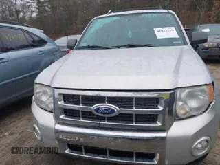 2011 Ford Escape XLT z VIN 1FMCU9DG1BKB17330, wystawiony jako IAAI lot #41822516 z przebiegiem 154 243 mil mil oraz . Historia ofert i sprzedaży dostępna na DreamBid. Obrazek 12.