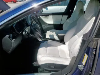 2019 Tesla Model S 75D z VIN 5YJSA1E2XKF339553, wystawiony jako Copart lot #52407075 z przebiegiem 121 491 mil mil oraz Szkoda całkowita • Salvage title. Historia ofert i sprzedaży dostępna na DreamBid. Obrazek 7.