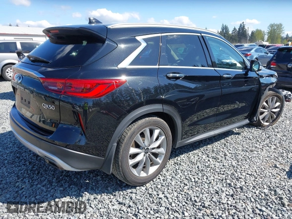 2021 Infiniti QX50 Luxe z VIN 3PCAJ5BB4MF115477, wystawiony jako IAAI lot #42088105 z przebiegiem 49 821 mil mil oraz . Historia ofert i sprzedaży dostępna na DreamBid. Obrazek 4.