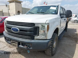 2018 Ford F-250 z VIN 1FD7X2BT6JEC67611, wystawiony jako IAAI lot #42426062 z przebiegiem Nie podano mil oraz . Historia ofert i sprzedaży dostępna na DreamBid. Obrazek 6.
