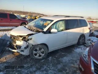 2015 Toyota Sienna LE AAS with VIN 5TDKK3DC6FS587173, listed as a Copart auction lot 45931635 with 0 mi miles and Non Repairable. Bid and sale history available at carsss.com. Image 1.