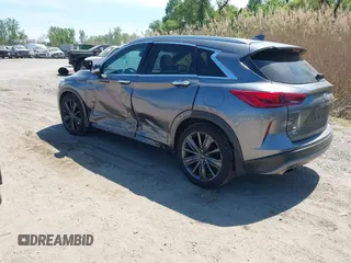 2020 Infiniti QX50 Luxe z VIN 3PCAJ5M39LF113955, wystawiony jako IAAI lot #42103238 z przebiegiem 94 886 mil mil oraz . Historia ofert i sprzedaży dostępna na DreamBid. Obrazek 3.