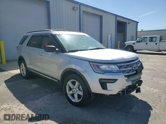 2018 Ford Explorer XLT z VIN 1FM5K7DHXJGB04184, wystawiony jako Copart lot #52551795 z przebiegiem 46 197 mil mil oraz Szkoda całkowita • Salvage title. Historia ofert i sprzedaży dostępna na DreamBid. Obrazek 14.