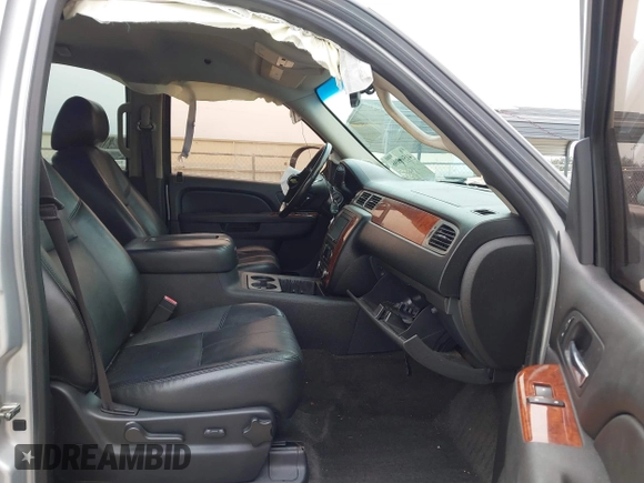 2013 Chevrolet Avalanche LT with VIN 3GNMCFE04DG162646, listed as a IAAI auction lot 41591896 with 151,541 mi miles and . Bid and sale history available at DreamBid. Image 5.