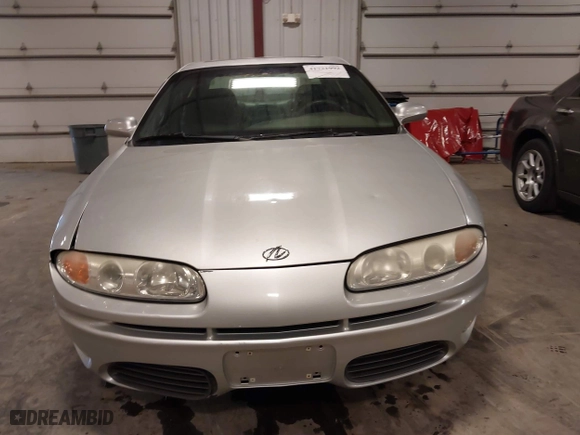 2001 Oldsmobile Aurora with VIN 1G3GS64C214111868, listed as a IAAI auction lot 41721992 with 146,785 mi miles. Bid and sale history available at carsss.com. Image 13.