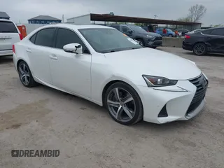 2019 Lexus IS 300 z VIN JTHBA1D26K5097281, wystawiony jako IAAI lot #41884845 z przebiegiem 137 832 mil mil oraz . Historia ofert i sprzedaży dostępna na DreamBid. Obrazek 1.