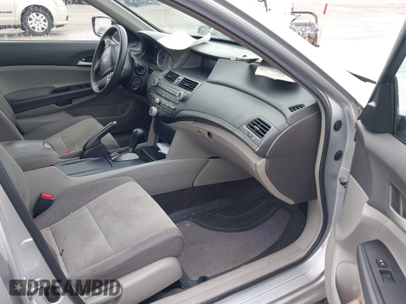2008 Honda Accord LX z VIN 1HGCP26378A142472, wystawiony jako IAAI lot #42315943 z przebiegiem 217 985 mil mil oraz . Historia ofert i sprzedaży dostępna na DreamBid. Obrazek 5.