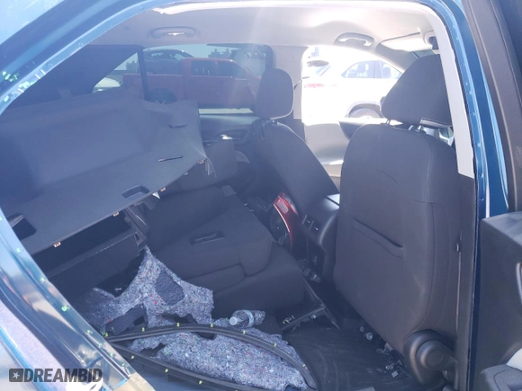 2021 Chevrolet Equinox LT with VIN 2GNAXUEV5M6133594, listed as a Copart auction lot 52177795 with 23,779 mi miles and Salvage Title. Bid and sale history available at carsss.com. Image 11.