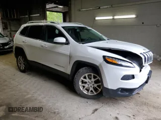 2015 Jeep Cherokee Latitude z VIN 1C4PJMCS7FW624366, wystawiony jako Copart lot #58634805 z przebiegiem 80 598 mil mil oraz Szkoda całkowita • Salvage title. Historia ofert i sprzedaży dostępna na DreamBid. Obrazek 4.