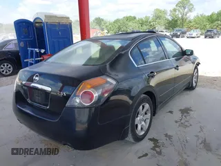2008 Nissan Altima 2.5 S with VIN 1N4AL21EX8N542132, listed as a IAAI auction lot 41951676 with 191,791 mi miles. Bid and sale history available at carsss.com. Image 4.