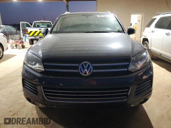 2012 Volkswagen Touareg Exec with VIN WVGEF9BP8CD007760, listed as a Copart auction lot 79271654 with 164,287 mi miles and Clean Title. Bid and sale history available at DreamBid. Image 5.