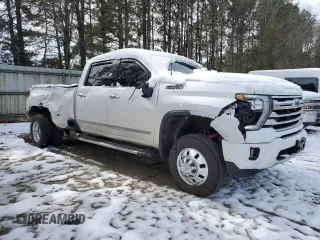 2024 Chevrolet Silverado 3500HD High Country with VIN 1GC4YVEY7RF383855, listed as a Copart auction lot 87835935 with 17,133 mi miles and Salvage Title. Bid and sale history available at carsss.com. Image 4.
