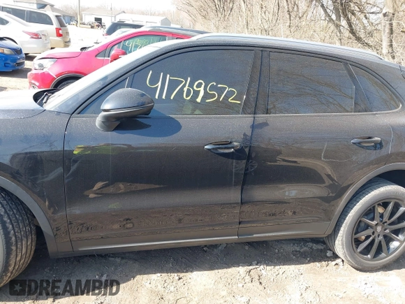 2019 Porsche Cayenne S with VIN WP1AB2AYXKDA61574, listed as a IAAI auction lot 41769572 with 39,746 mi miles and . Bid and sale history available at DreamBid. Image 14.