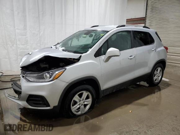 2020 Chevrolet Trax LT z VIN 3GNCJPSB4LL206406, wystawiony jako Copart lot #49431715 z przebiegiem 90 246 mil mil oraz Szkoda całkowita • Salvage title. Historia ofert i sprzedaży dostępna na DreamBid. Obrazek 1.