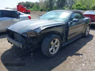 2015 Ford Mustang V6 z VIN 1FATP8EM8F5403003, wystawiony jako IAAI lot #42100184 z przebiegiem 77 532 mil mil oraz . Historia ofert i sprzedaży dostępna na DreamBid. Obrazek 18.