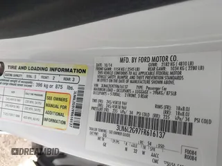 2015 Lincoln MKZ with VIN 3LN6L2G97FR616137, listed as a IAAI auction lot 41920939 with 180,004 mi miles. Bid and sale history available at carsss.com. Image 9.