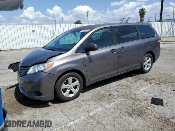 2014 Toyota Sienna L z VIN 5TDZK3DC0ES409479, wystawiony jako Copart lot #51643485 z przebiegiem 119 709 mil mil oraz Szkoda całkowita • Salvage title. Historia ofert i sprzedaży dostępna na DreamBid. Obrazek 1.