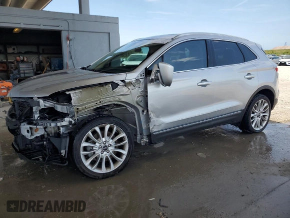2017 Lincoln MKC Reserve with VIN 5LMCJ3C99HUL14684, listed as a Copart auction lot 58817385 with 77,005 mi miles and Salvage title. Bid and sale history available at DreamBid. Image 1.