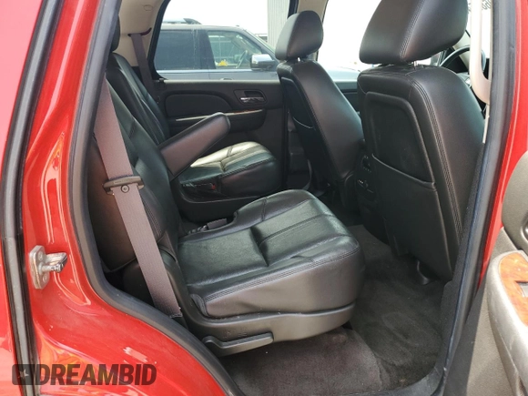 2014 Chevrolet Tahoe LT z VIN 1GNSKBE04ER208982, wystawiony jako Copart lot #60688545 z przebiegiem 165 043 mil mil oraz Szkoda całkowita • Salvage title. Historia ofert i sprzedaży dostępna na DreamBid. Obrazek 10.