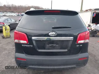 2013 Kia Sorento EX with VIN 5XYKUDA27DG413537, listed as a IAAI auction lot 40991803 with 163,534 mi miles. Bid and sale history available at carsss.com. Image 16.