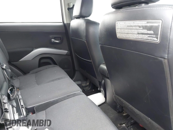 2011 Mitsubishi Outlander SE z VIN JA4JT3AW9BU038039, wystawiony jako IAAI lot #41719564 z przebiegiem 145 369 mil mil oraz . Historia ofert i sprzedaży dostępna na DreamBid. Obrazek 8.