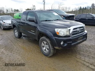 2010 Toyota Tacoma z VIN 5TEUU4EN8AZ696495, wystawiony jako IAAI lot #41476399 z przebiegiem 141 396 mil mil oraz . Historia ofert i sprzedaży dostępna na DreamBid. Obrazek 1.