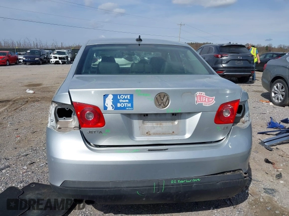 2009 Volkswagen Jetta Sedan SE with VIN 3VWRM71K59M131257, listed as a IAAI auction lot 41921694 with 190,389 mi miles. Bid and sale history available at carsss.com. Image 16.