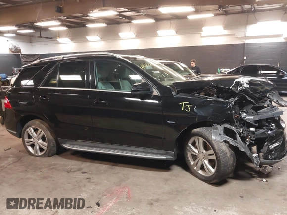 2012 Mercedes-Benz M ML 350 with VIN 4JGDA5HB7CA026607, listed as a IAAI auction lot 41687785 with 89,161 mi miles. Bid and sale history available at carsss.com. Image 14.