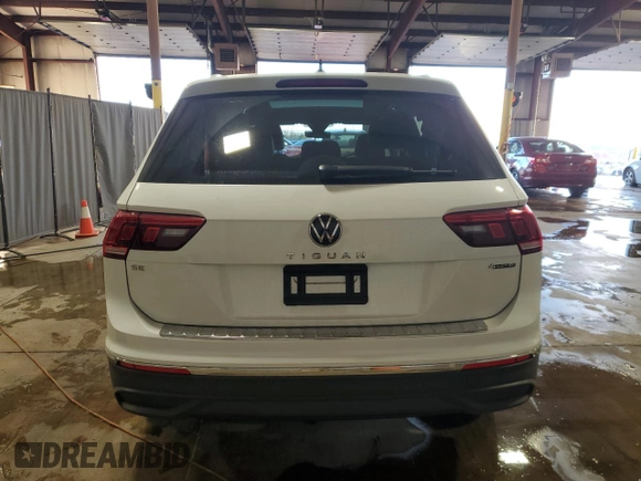 2023 Volkswagen Tiguan SE z VIN 3VVMB7AX3PM130119, wystawiony jako Copart lot #45486645 z przebiegiem 9 287 mil mil oraz Szkoda całkowita • Salvage title. Historia ofert i sprzedaży dostępna na DreamBid. Obrazek 6.