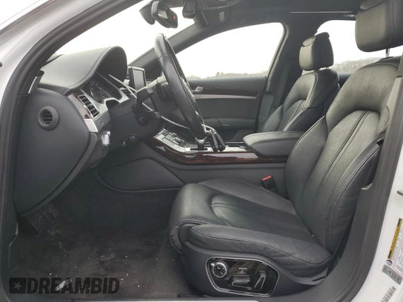 2015 Audi A8 z VIN WAUJGAFD9FN003570, wystawiony jako Copart lot #87642905 z przebiegiem 71 523 mil mil oraz Czysty tytuł • Clean title. Historia ofert i sprzedaży dostępna na DreamBid. Obrazek 7.