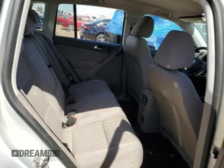 2010 Volkswagen Tiguan S with VIN WVGAV7AX7AW531751, listed as a Copart auction lot 44072965 with 141,838 mi miles and Clean title. Bid and sale history available at DreamBid. Image 10.