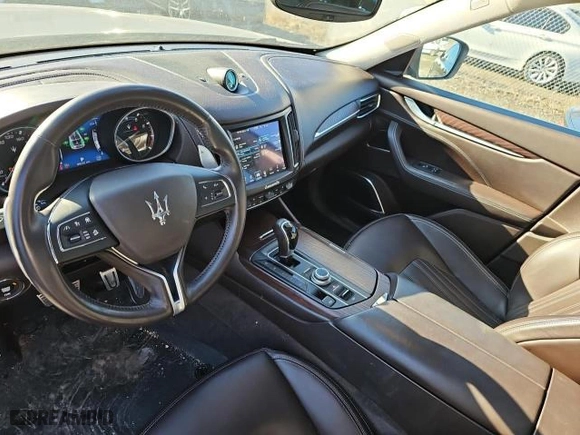 2018 Maserati Levante GranLusso with VIN ZN661XUL9JX271442, listed as a Copart auction lot 49722895 with NaN miles and Clean Title. Bid and sale history available at carsss.com. Image 9.