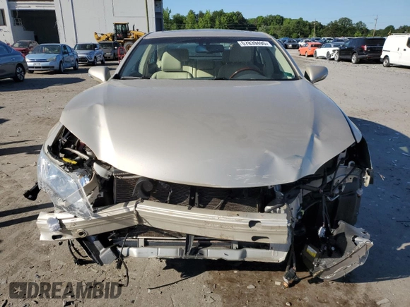 2012 Lexus ES 330 z VIN JTHBK1EG9C2481629, wystawiony jako Copart lot #57839495 z przebiegiem 60 339 mil mil oraz Czysty tytuł • Clean title. Historia ofert i sprzedaży dostępna na DreamBid. Obrazek 5.