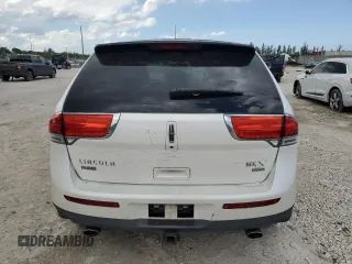 2011 Lincoln MKX z VIN 2LMDJ8JK3BBJ27582, wystawiony jako Copart lot #56555245 z przebiegiem 171 872 mil mil oraz Szkoda całkowita • Salvage title. Historia ofert i sprzedaży dostępna na DreamBid. Obrazek 6.