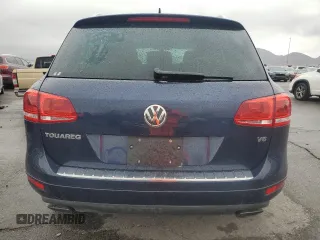 2014 Volkswagen Touareg Sport with VIN WVGEF9BP8ED009107, listed as a Copart auction lot 49070895 with 119,652 mi miles and Clean Title. Bid and sale history available at DreamBid. Image 6.